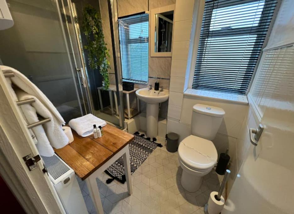 Cosy Private Accommodation In Corsham, Near Bath Extérieur photo
